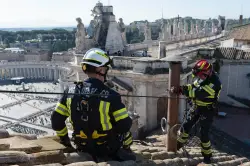 The Vatican installs chimney to signal the selection of the next pope